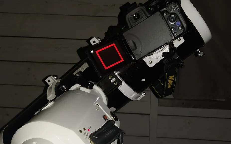Крепление фотоаппарата к телескопу